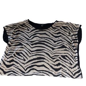 Forever 21 size M animal print shirt